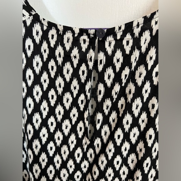 Old Navy tank black and white size L - Picture 4 of 7